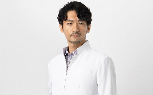 ふるさと納税 服 男 東京都 台東区 レピウスの白衣 メンズ スタンドカラーZIP ショートコート 長袖 ストレッチ素材 ／ ネーム刺繍付き (サイズ：46サイズ) 46… レピウスの白衣 【メンズ】 スタンドカラーZIP ショートコート