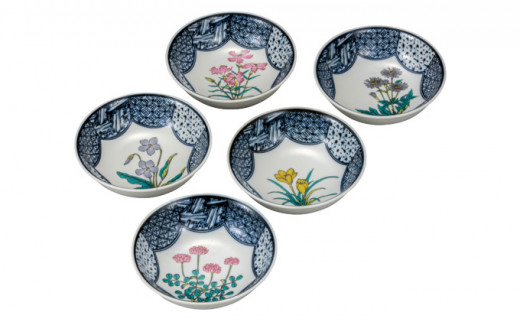 №5784-0919]九谷焼 4.5号小鉢揃 草花絵変り （5枚セット）a01 - 石川県