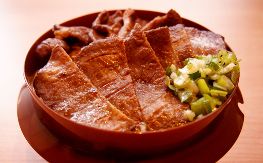 ふるさと納税 五泉市 老舗割烹仕込みの釜飯2個セット(牛タン、五目) 釜飯 老舗割烹仕込みの釜飯 3種セット 各１個 ( 牛タン釜飯 ⁄ きのこ