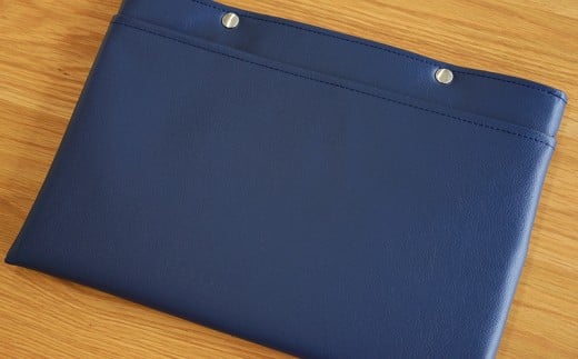 MADISONBLUE マディソンブルー　PCケース クラッチバッグ PVCレザーパソコンケース（クラッチバッグ）「match」11インチ用