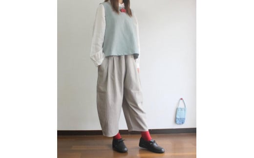 ふるさと納税 服 女 神奈川県 鎌倉市 北鎌倉のアトリエよりお届け　コットンリネンのおさんぽパンツ カラー：グレー グレー 北鎌倉のアトリエよりお届け コットンリネンのおさんぽパンツ