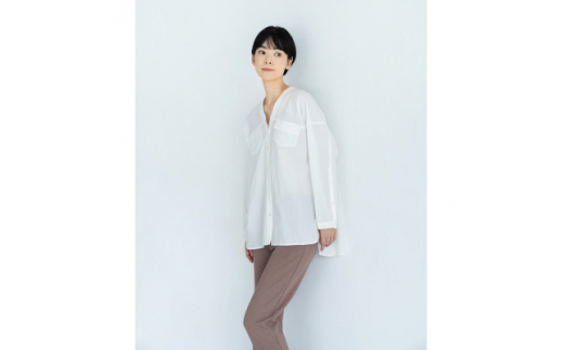 ふるさと納税 服 女 岐阜県 笠松町  洗える／柔らか／草木染め コットンVネックシャツ　エンジュ(ベージュ) 1555891 洗える/柔らか/草木染め＞コットンVネックシャツ エンジュ