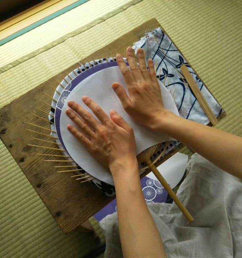 当て紙をして、しっかりと接着