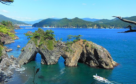 碁石海岸 穴通し磯