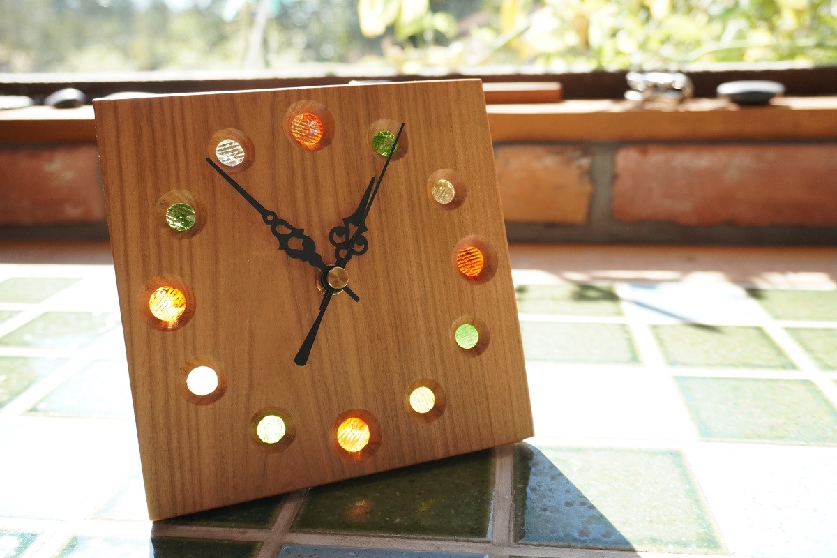 ふるさと納税 北杜市 掛け時計にも置時計にも!オシャレな木製時計