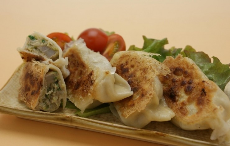 お肉屋さんの惣菜の域をはるかに超えた本格派餃子