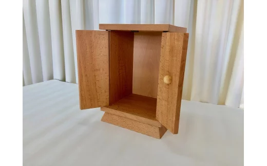 自然の木の温もりを大切に、ひとつひとつ丁寧に作っています