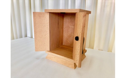 自然の木の温もりを大切に、ひとつひとつ丁寧に作っています