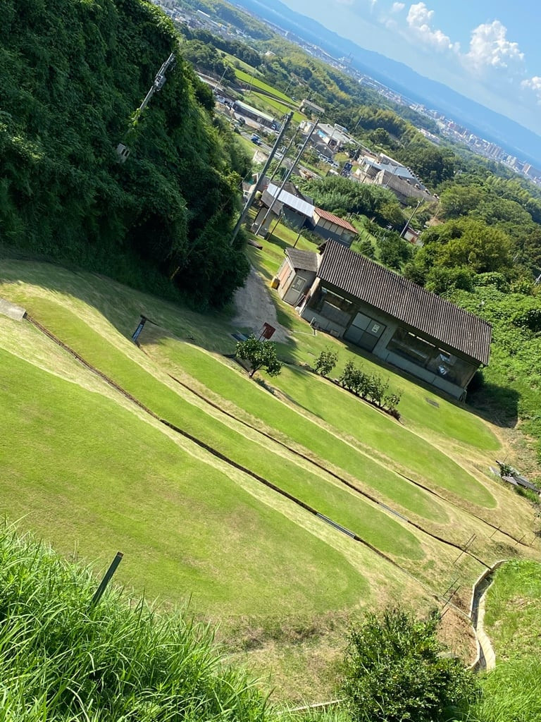 眺望抜群の芝生広場!お弁当、飲み物持ち込みOKで1日中のんびり
