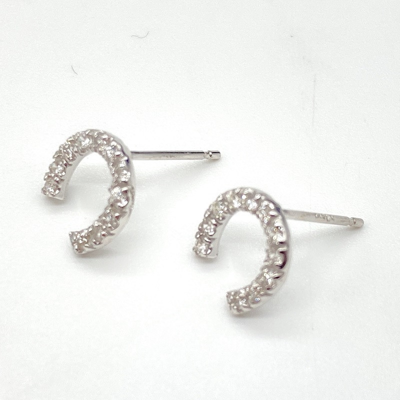 甲府ジュエリー 〉K18WGトータル0.2ct 馬蹄ピアス （WHTOP-0031