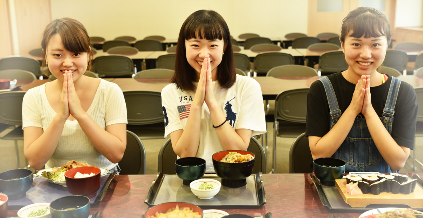 食事は教習所目の前にある「かん七」で提供。千葉のグルメガイド常連店！