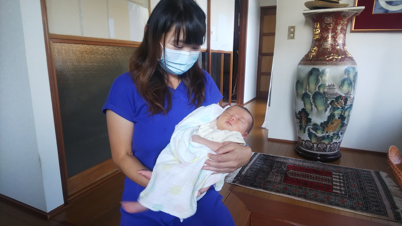 須田さんの娘さんと、7月に産まれたばかりのお孫さん