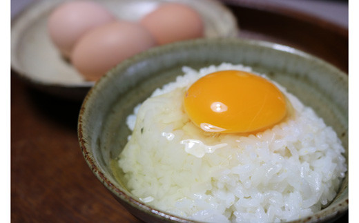 トロ～リ濃厚な黄身。まずは卵かけご飯で召し上がれ♪