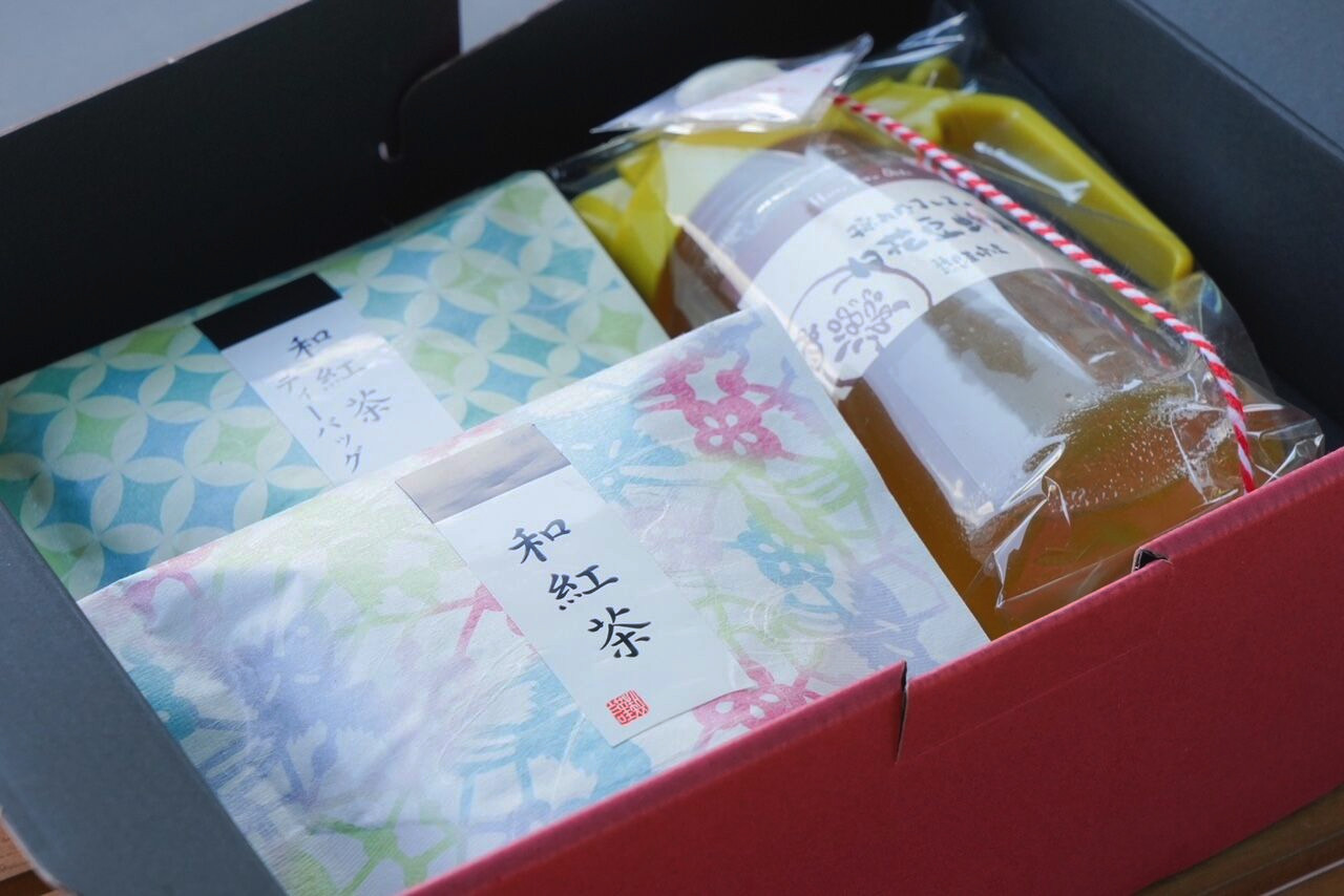 はちみつとお茶のマリアージュセット「煌」（白花豆はちみつ450gパッカー入+和紅茶2袋） 岐阜県大垣市｜ふるさとチョイス ふるさと納税サイト