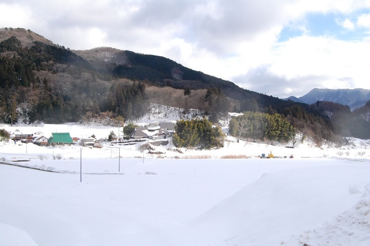 冬は雪に囲まれる地域。2020年12月撮影