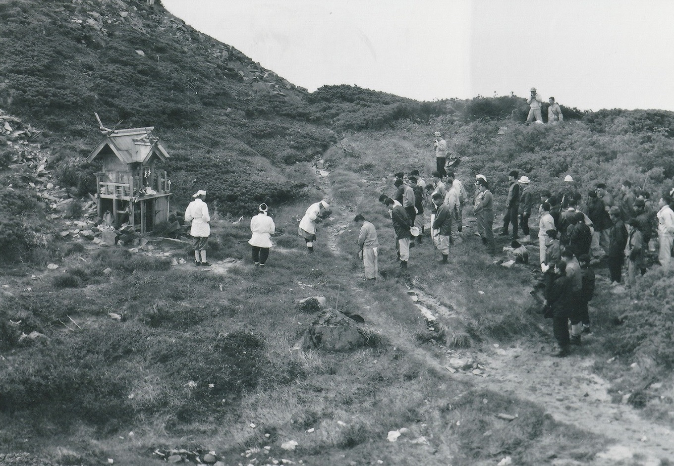 昭和30年代夕張岳山開き　安全祈願祭の様子