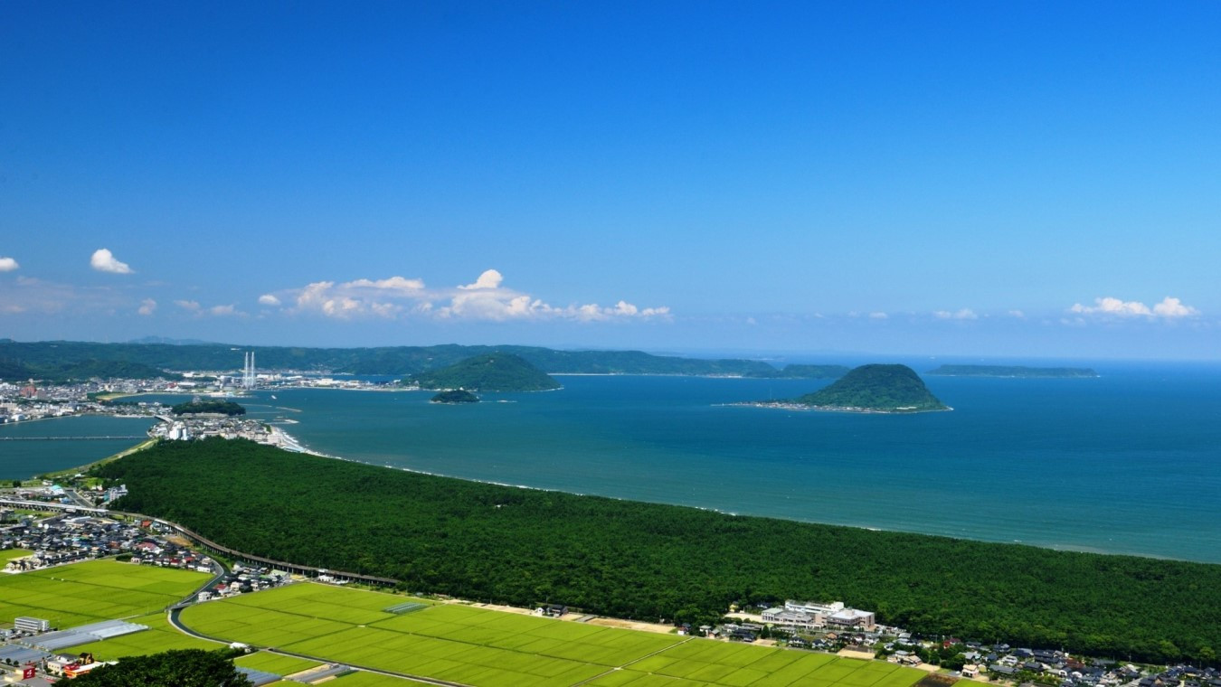 佐賀県唐津市　特別名勝「虹の松原」