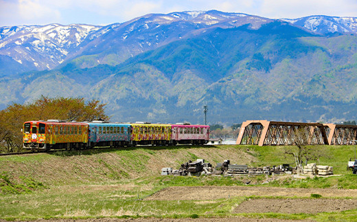 ラッピング列車４両連結運行(R5)