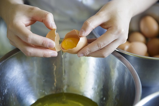 思わず笑顔になるお菓子作りに取り組んでいます