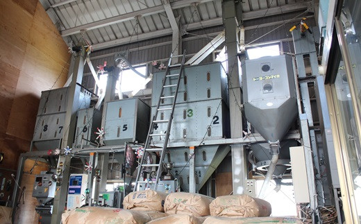 安心安全なお米を生産する精米施設。