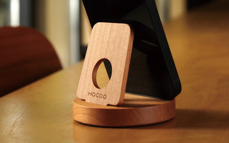 Hacoa】汎用性高い木製スマートフォンスタンド チェリー「Smartphone Stand」 [B-06106a]/ スマホスタンド 卓上 スマホホルダー  木製 ウッド チェリー ウォールナット ギフト プレゼント おしゃれ シンプル ハコア - 福井県鯖江市｜ふるさとチョイス - ふるさと納税サイト