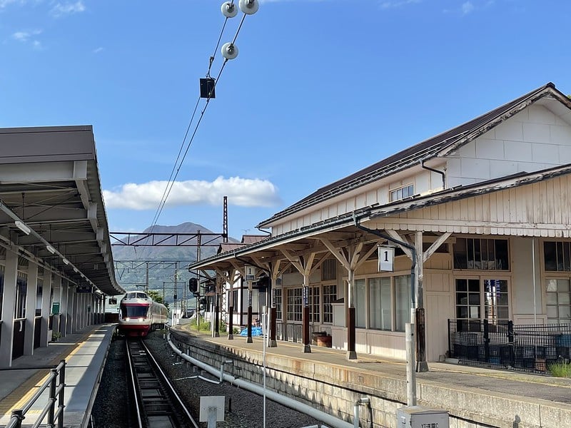 山ノ内町内宿泊補助券（6枚）1年間有効 30,000円分 旅行 宿泊券 ホテル 旅館 チケット 宿泊 補助券 志賀高原 湯田中渋温泉郷 北志賀高原  地獄谷野猿公苑 温泉 ギフト 自然 観光 長野県 信州 冬 スキー - 長野県山ノ内町｜ふるさとチョイス - ふるさと納税サイト