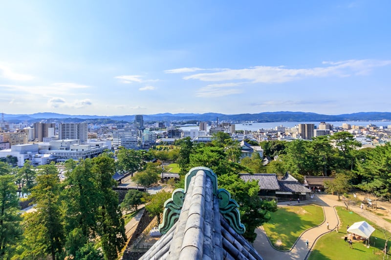 来待石製バードバス(小型) 島根県松江市/来待石灯ろう協同組合 [ALAN007] - 島根県松江市｜ふるさとチョイス - ふるさと納税サイト