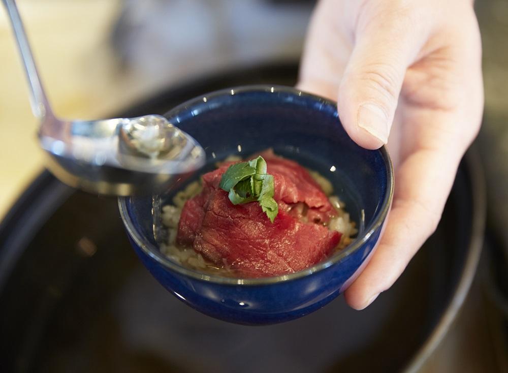 神戸ポートピアホテル】平休日1泊朝食付 ペア宿泊券《本館ミッドセンチュリーフロア》 - 兵庫県神戸市｜ふるさとチョイス - ふるさと納税サイト