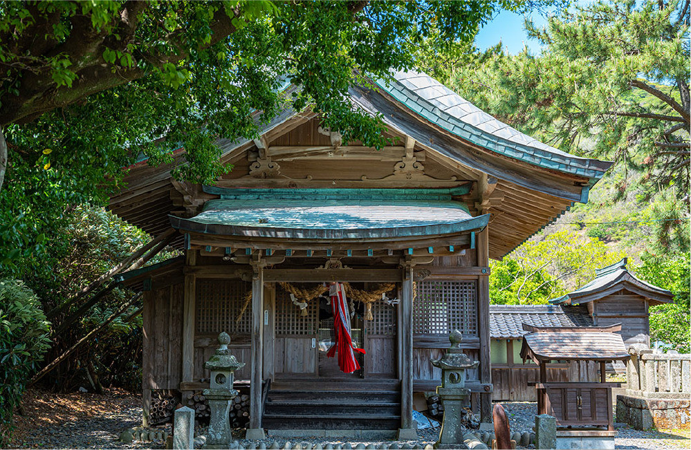 現代の名工が製作】 若田石 硯 A【岩坂芳秀堂】《対馬市》対馬 自然石 すずり 職人 書道セット 習字 一点物 伝統 工芸品 [WBB004] -  長崎県対馬市｜ふるさとチョイス - ふるさと納税サイト