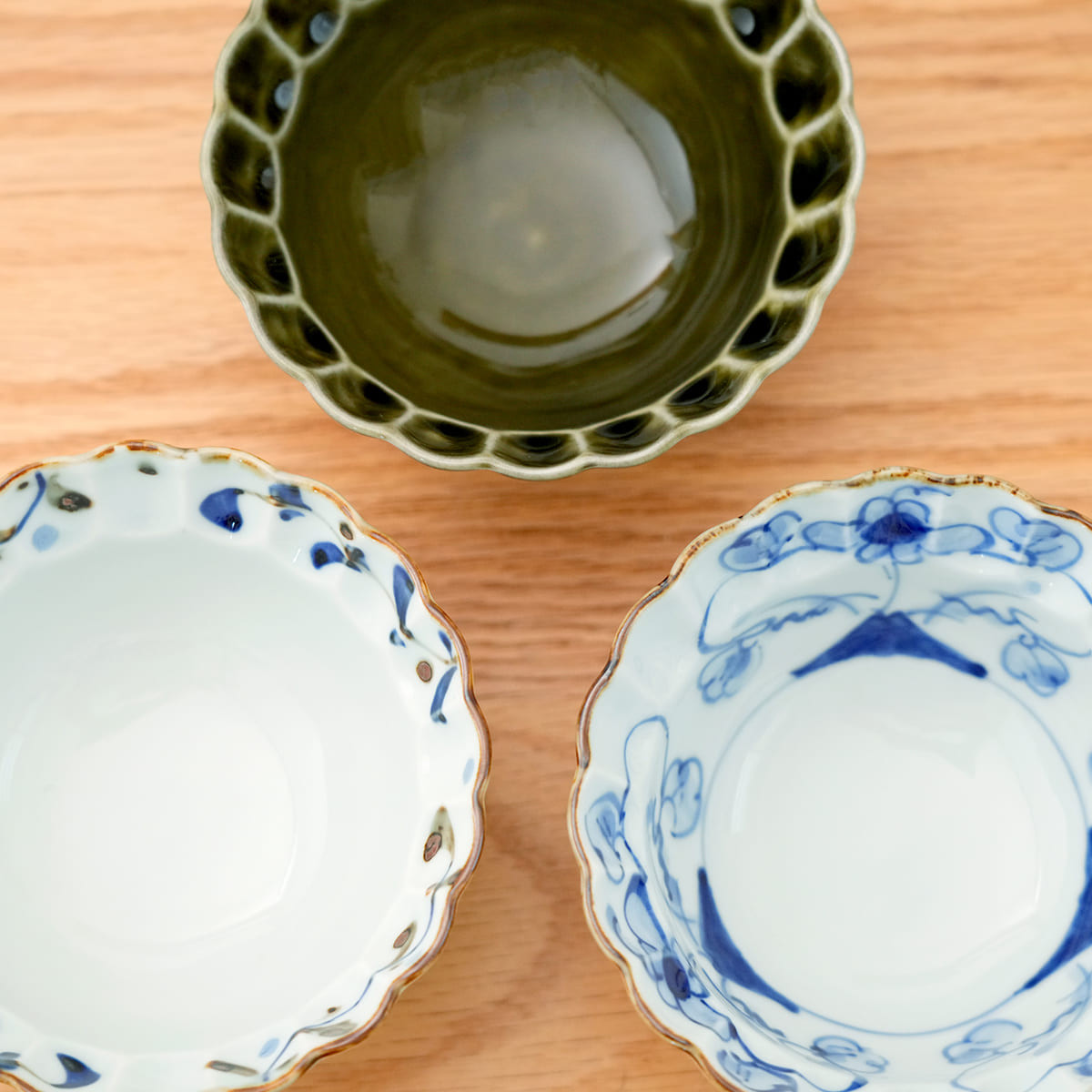 縁の花型と絵柄がお料理を上品に見せてくれます。
