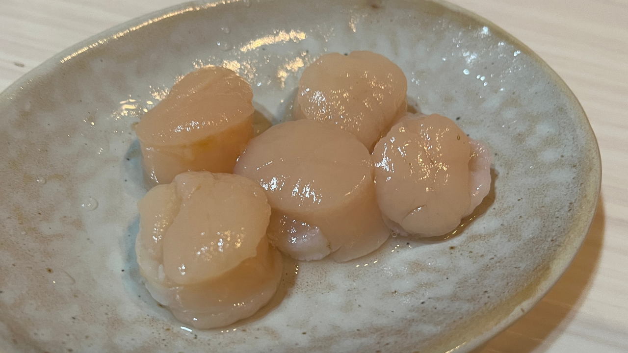 コリコリ食感お刺身でも召し上がれますが小さいので手間がかかります。