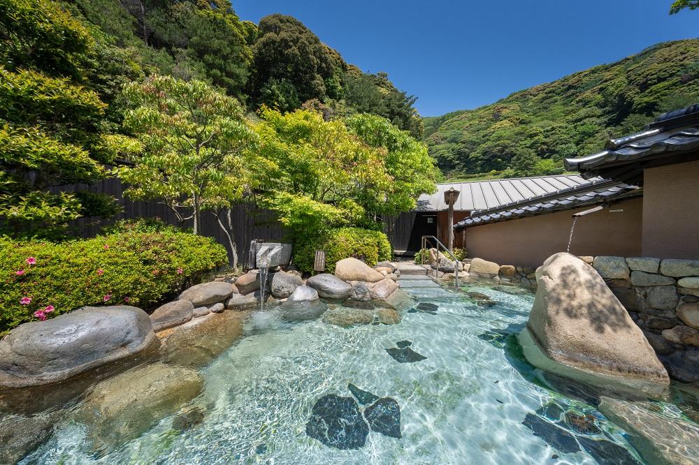 紅葉の湯 土塀露天風呂