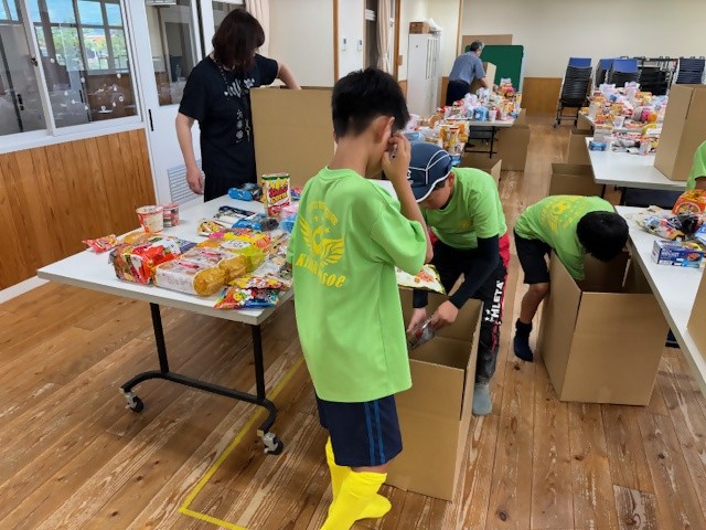 おなか一杯便の作業風景