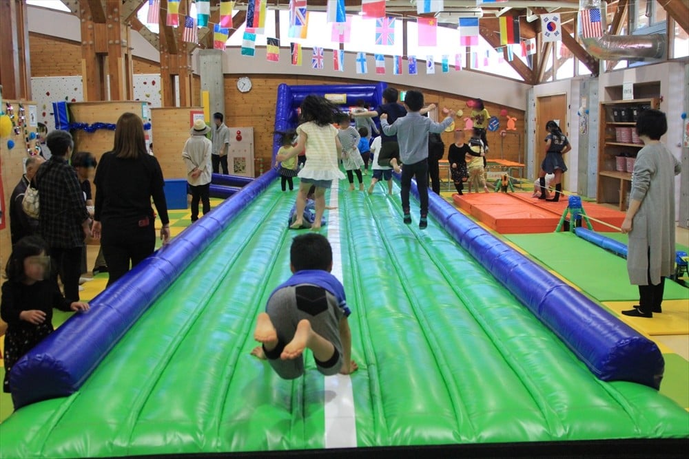 「子育ての駅　かたっくり」