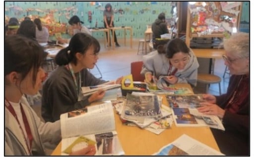 義務教育学校生徒を対象とした短期留学制度で８年生２名を派遣しました。