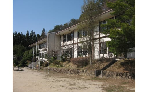 「豊かな自然に包まれた中山間地域の再生」廃校施設等利活用推進事業