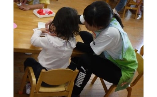 保育園に加配保育士や支援員を配置しています