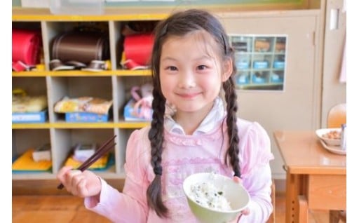 小・中学校に通う児童生徒の給食費を無償化