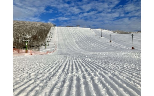 最北の温泉郷でスキー場を独り占め