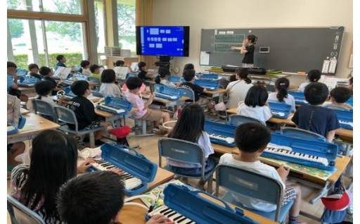 【公立学校空調整備等整備事業】～子どもたちに快適な教室を～