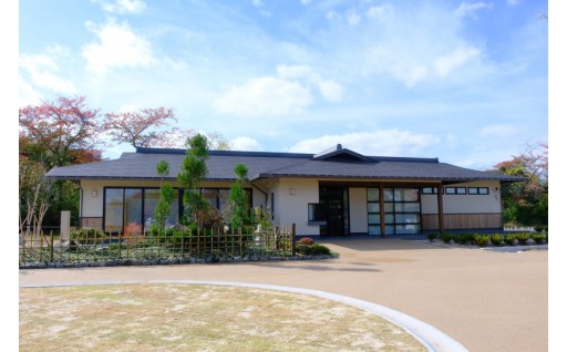 磐城平城しろあと公園において、適切な維持管理が行える状態となるよう環境整備を実施しました。