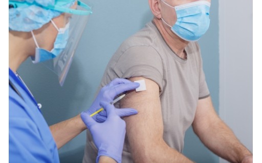 市民の感染症の発症や重症化の予防のため、任意予防接種費用に対し助成を行いました。